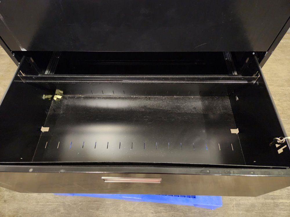 Steel File Cabinet, (4) Drawers