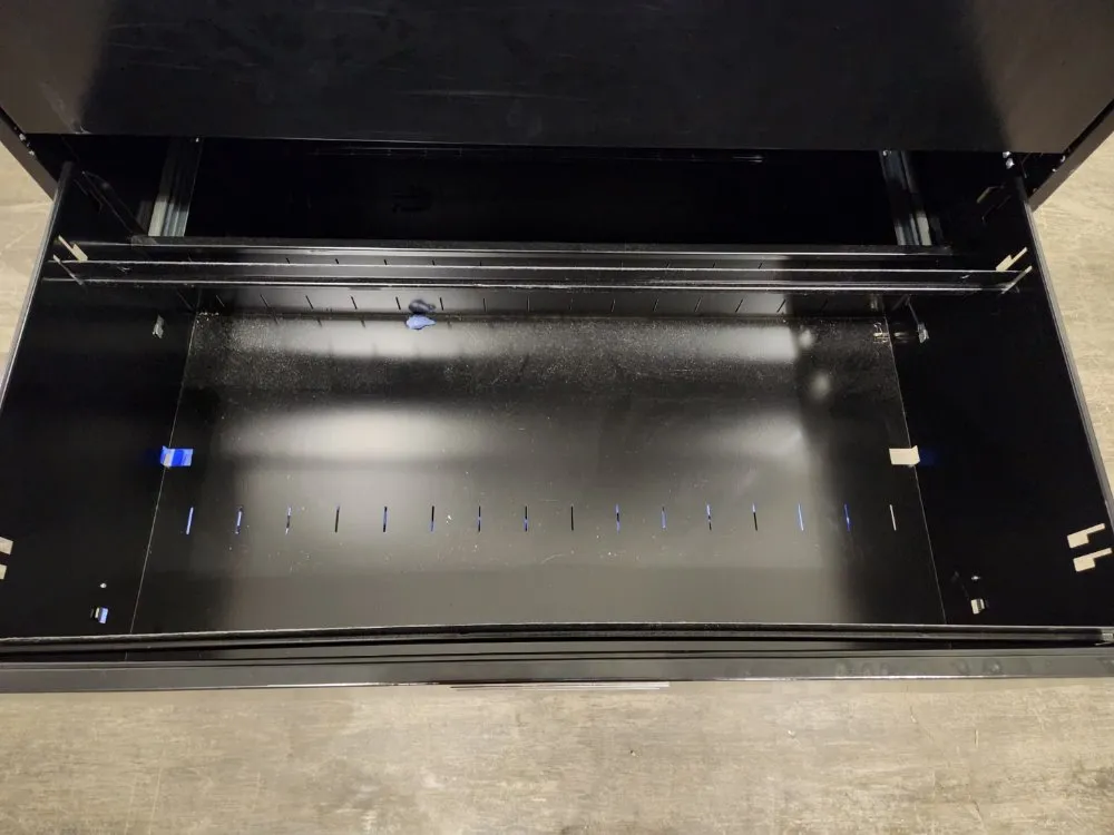 Steel File Cabinet, (4) Drawers