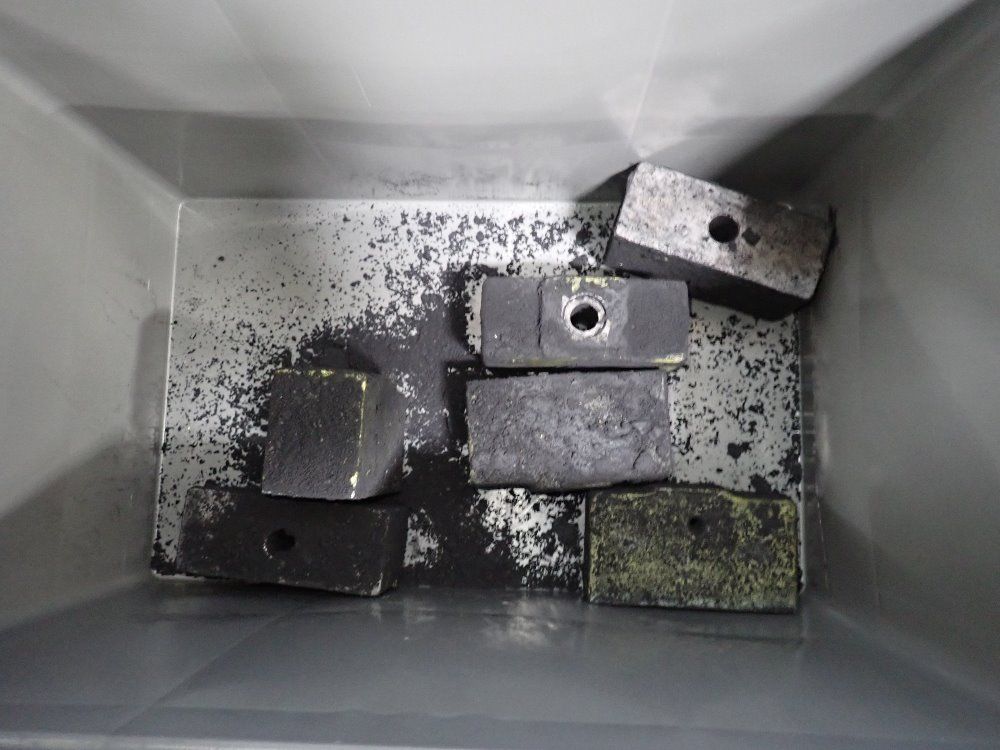 Daewoo 19 1/2" X 47" Cnc Vmc - Mynx-50