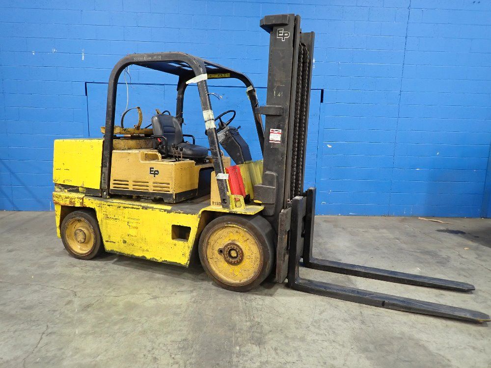 Caterpillar 15000# Propane Forklift - T150d