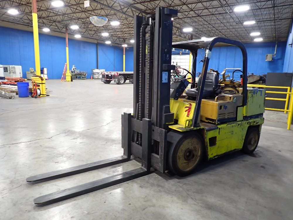 Caterpillar 15000# Propane Forklift - T150d