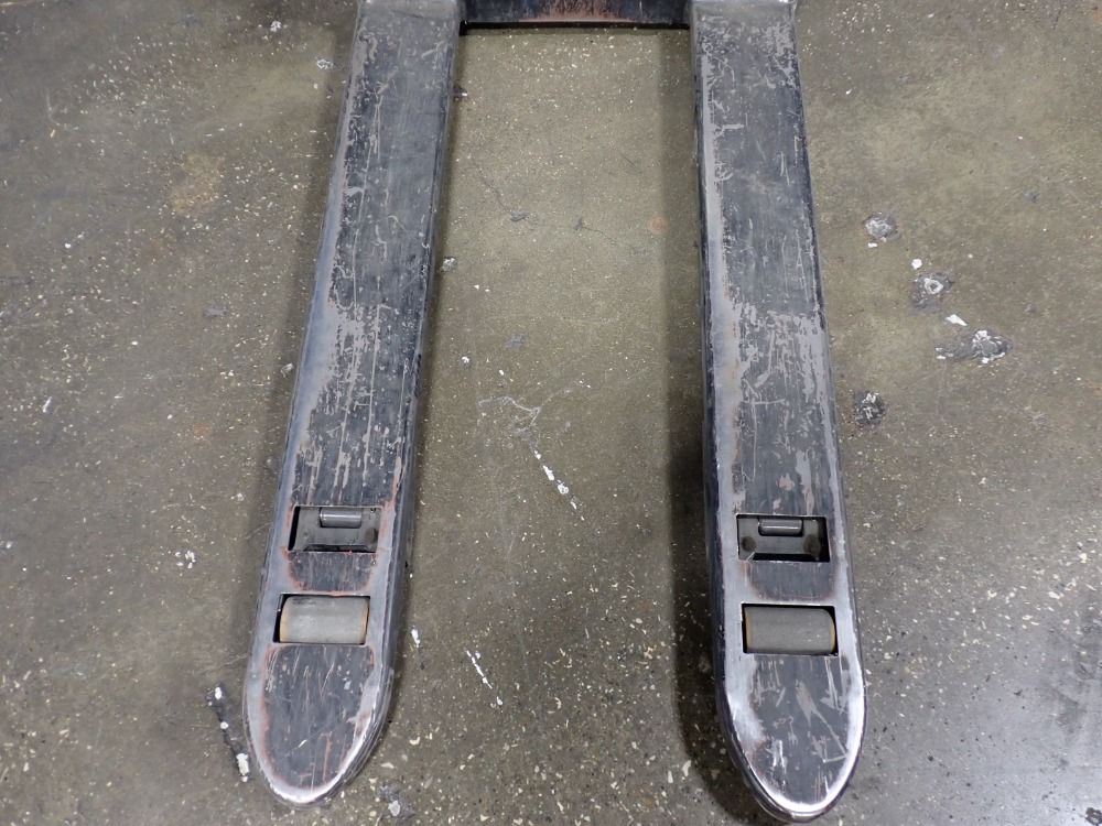 Clark 3000 Lbs Electric Pallet Jack - Ewp30