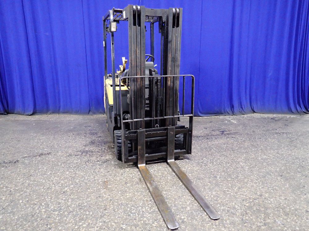 Daewoo 4450 Lbs Propane Forklift - Gc25-p