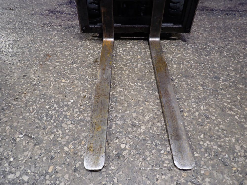 Daewoo 4450 Lbs Propane Forklift - Gc25-p