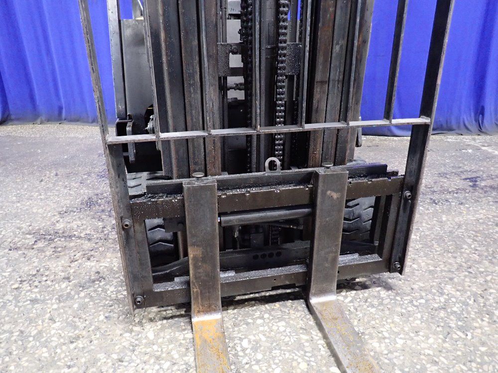 Daewoo 4450 Lbs Propane Forklift - Gc25-p