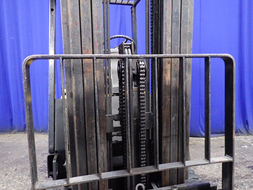 Daewoo 4450 Lbs Propane Forklift - Gc25-p