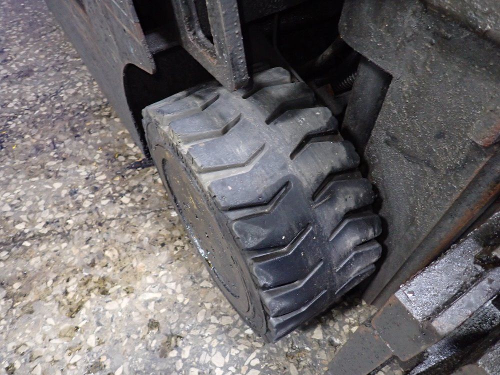 Daewoo 4450 Lbs Propane Forklift - Gc25-p