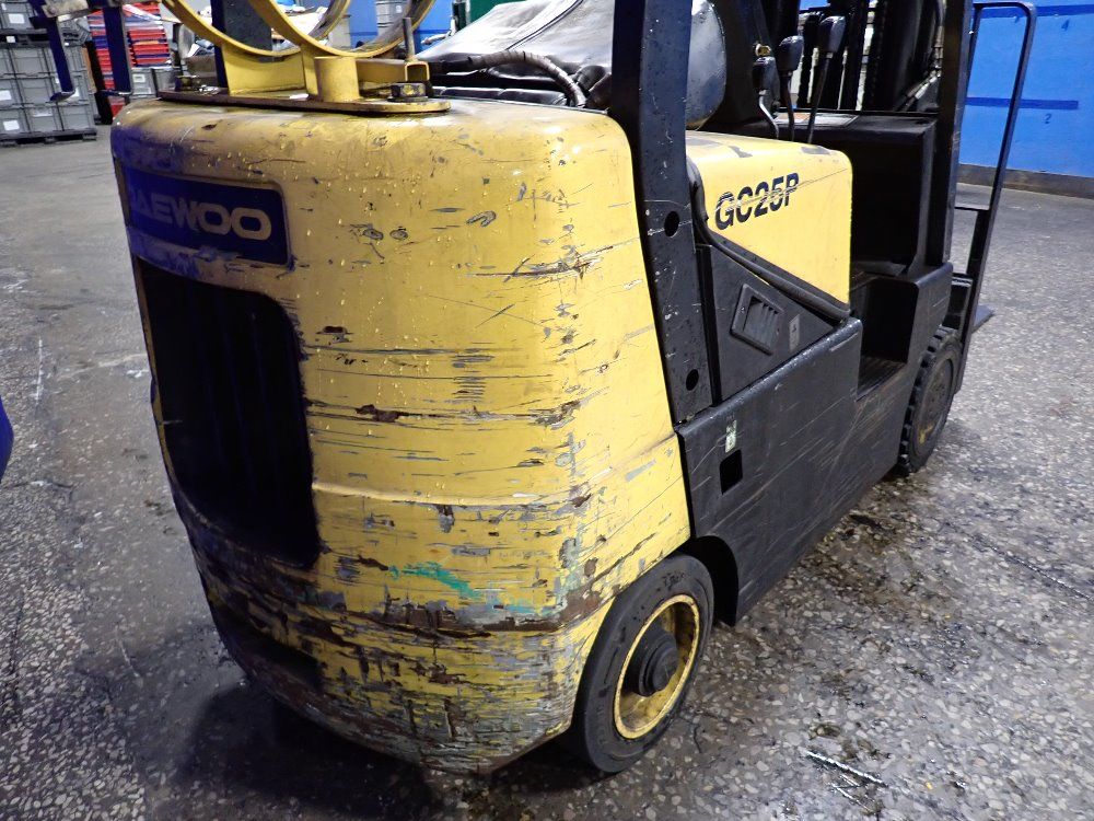 Daewoo 4450 Lbs Propane Forklift - Gc25-p