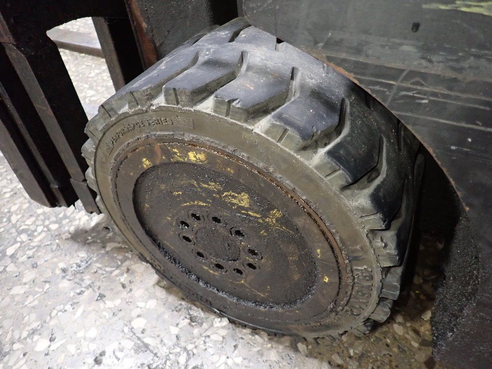 Daewoo 4450 Lbs Propane Forklift - Gc25-p