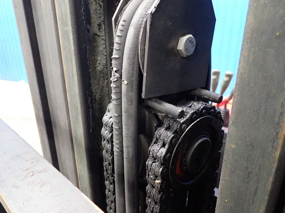 Raymond 2450 Lb Electric Forklift - 440 C30qm