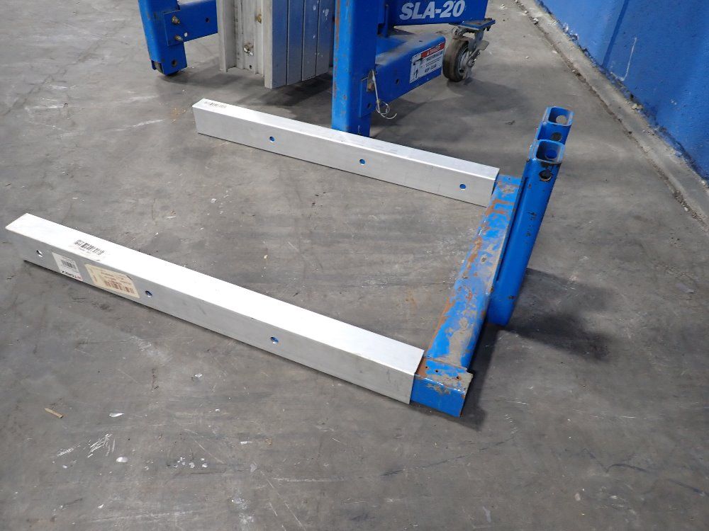 Genie 800# Material Lift - Sla-20