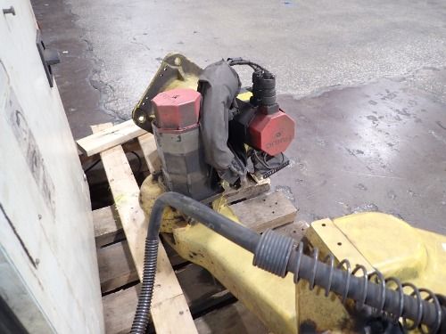 Fanuc 1995 Fanuc Arcmate 100 Welding Robot System