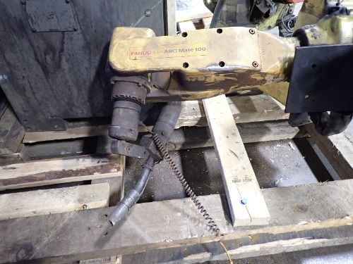 Fanuc 1995 Fanuc Arcmate 100 Welding Robot System