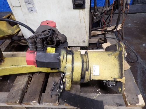 Fanuc 1995 Fanuc Arcmate 100 Welding Robot System