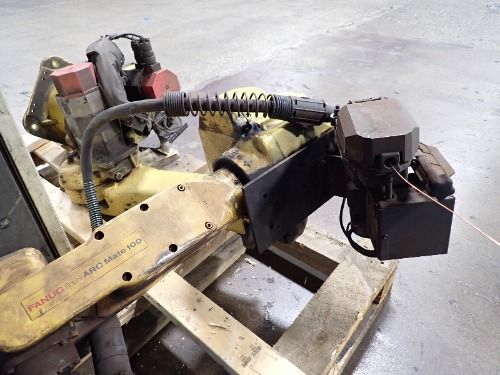 Fanuc 1995 Fanuc Arcmate 100 Welding Robot System
