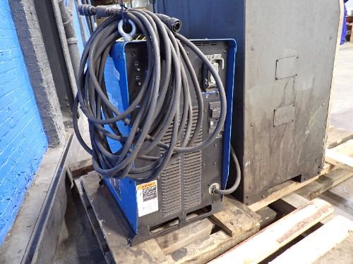 Fanuc 1995 Fanuc Arcmate 100 Welding Robot System