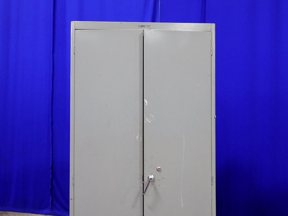 Nis Cabinet
