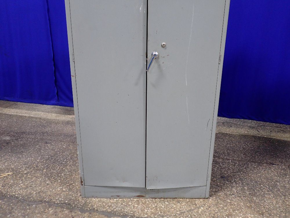 Nis Cabinet
