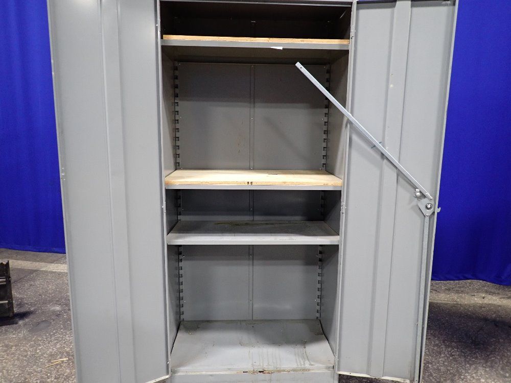 Nis Cabinet