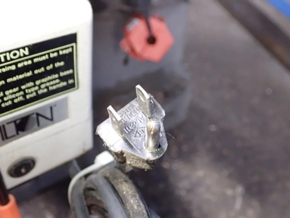 Wilton 9" X 49" / 12 1/2" Vertical Mill W/indexer