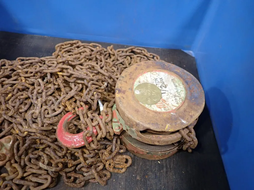 Milwaukee 1/2 Ton Chain Hoist