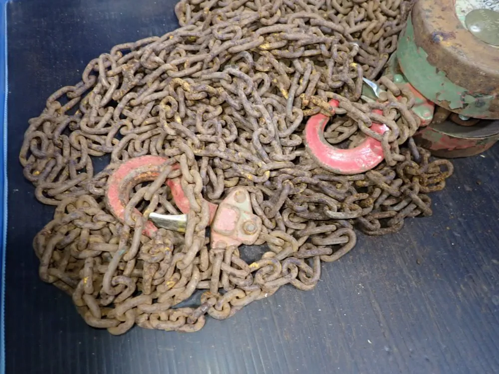 Milwaukee 1/2 Ton Chain Hoist