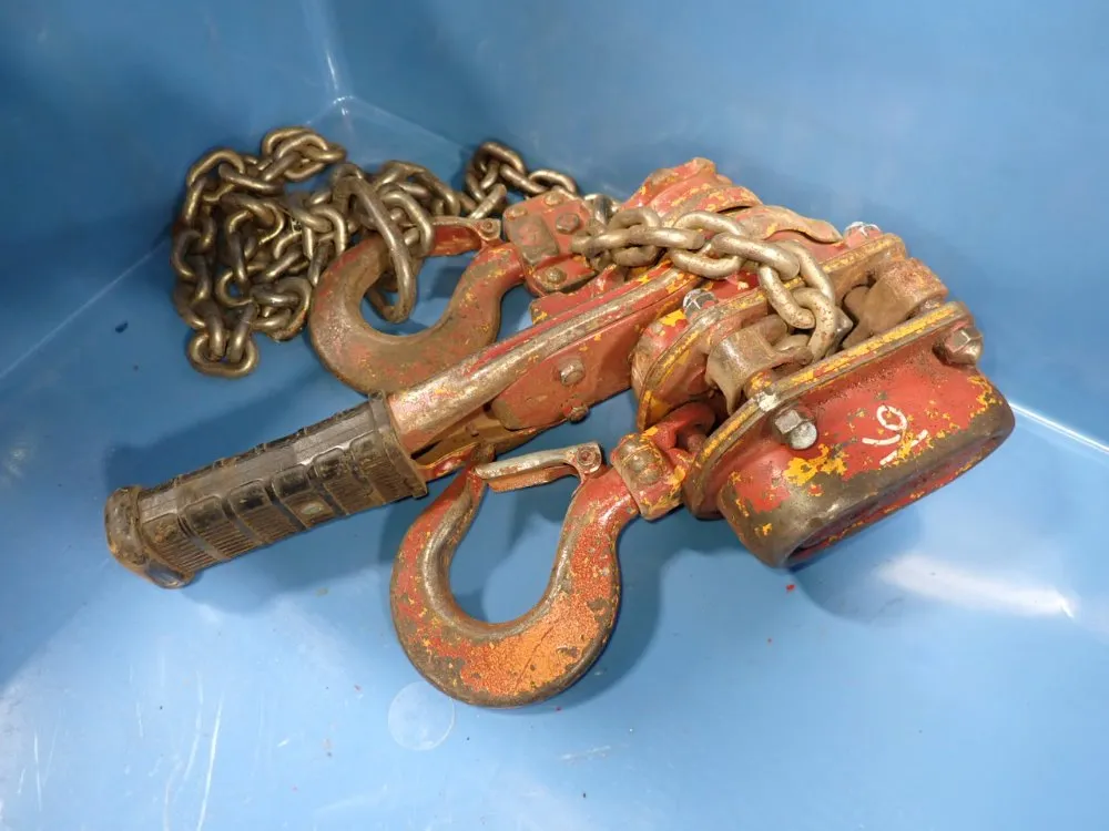 Harrington 1 1/2 Ton Chain Hoist - Lb015