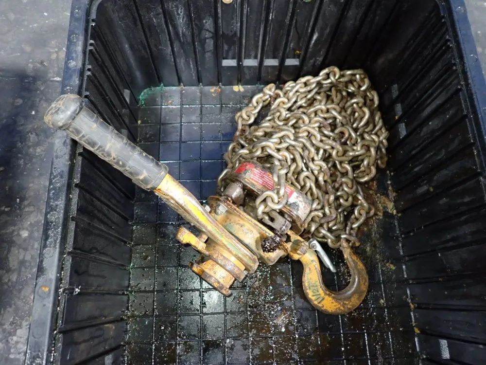 Harrington 1 1/2 Ton Chain Hoist - Lb015