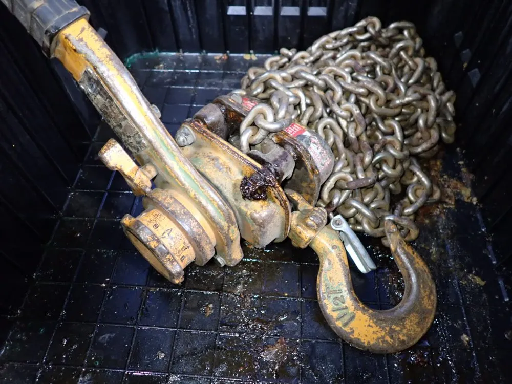 Harrington 1 1/2 Ton Chain Hoist - Lb015