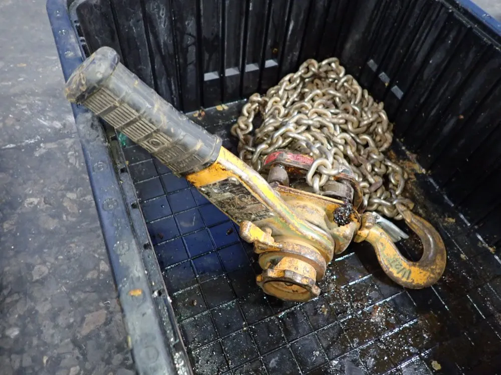 Harrington 1 1/2 Ton Chain Hoist - Lb015