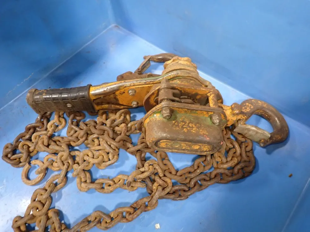 Harrington 1 1/2 Ton Chain Hoist - Lb015