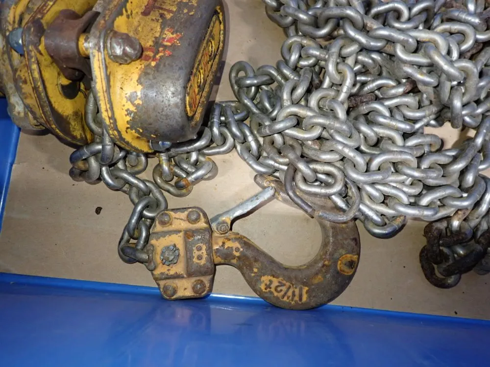 Harrington 1 1/2 Ton Chain Hoist - Lb015