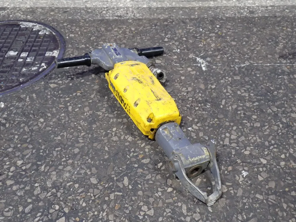 Atlas Copco Construction Tools Pneumatic Pavement Breaker - R Tex