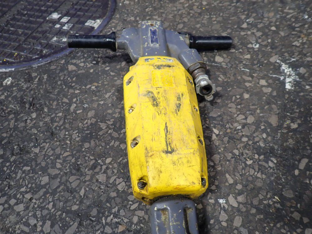 Atlas Copco Construction Tools Pneumatic Pavement Breaker - R Tex