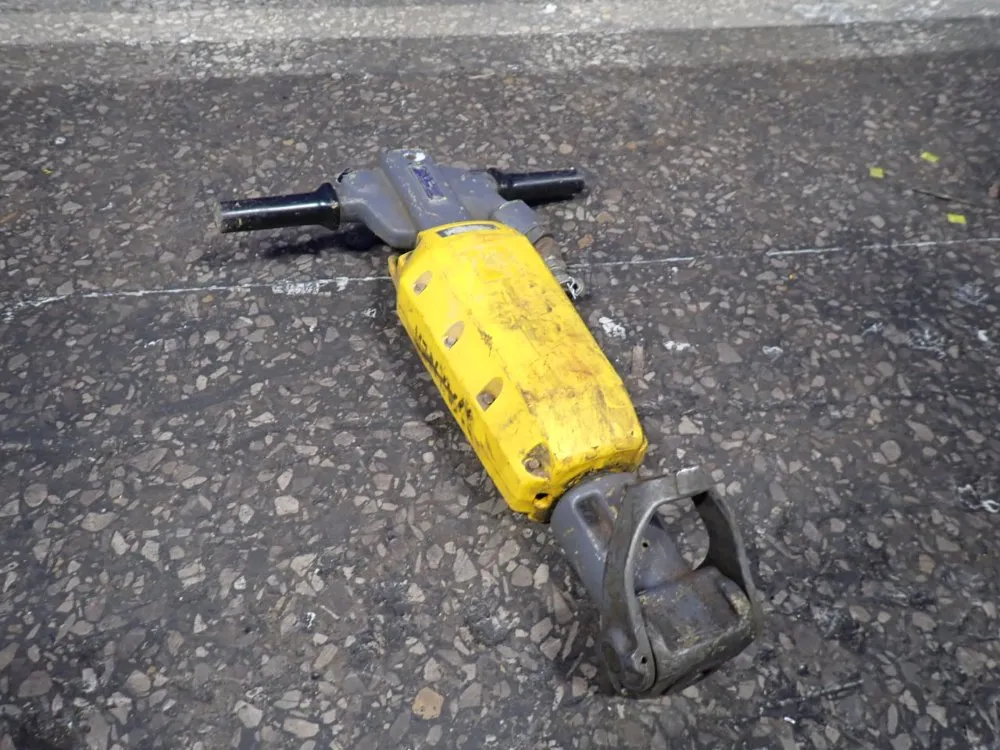 Atlas Copco Construction Tools Pneumatic Pavement Breaker - R Tex