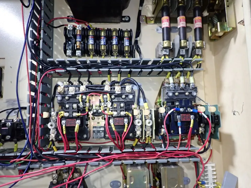 Brown & Sharpe 8" X 24" Surface Grinder - 824 Micromaster