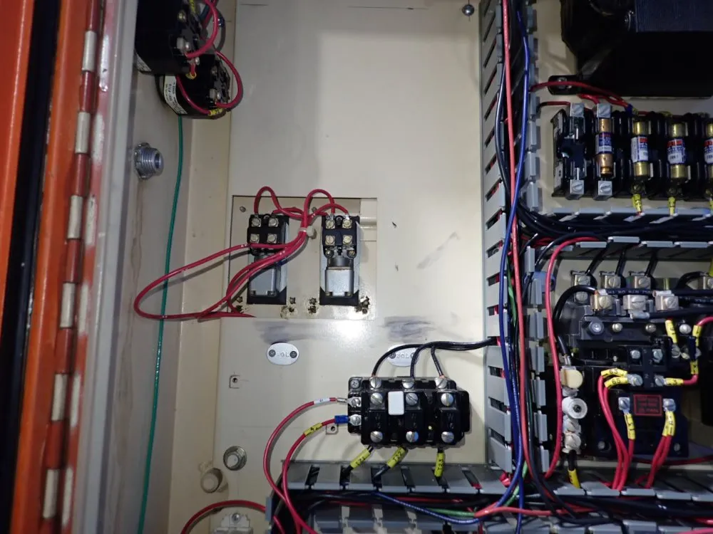 Brown & Sharpe 8" X 24" Surface Grinder - 824 Micromaster