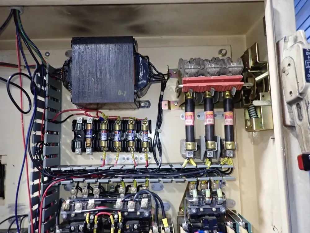 Brown & Sharpe 8" X 24" Surface Grinder - 824 Micromaster