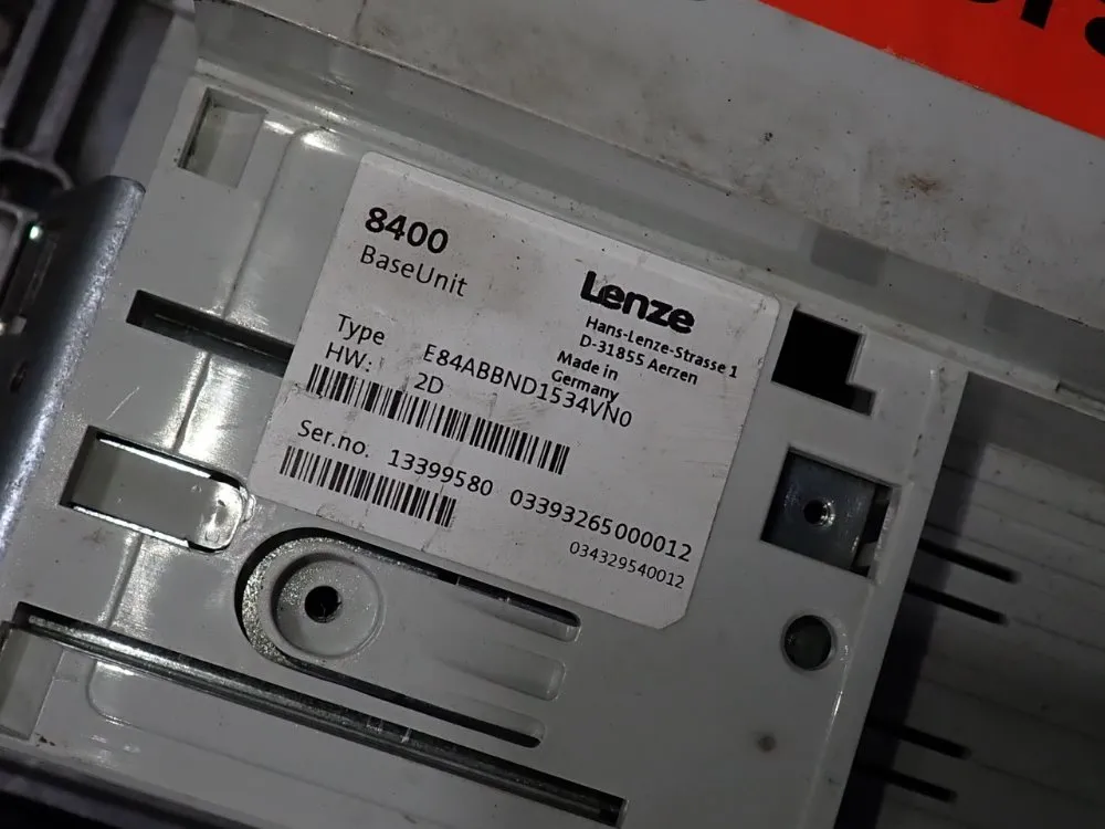 Lenze Frequency Inverter - E84abbnd1534vn0