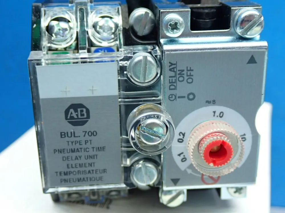 Allen Bradley Pneumatic Time-delay Relay - 700-pt