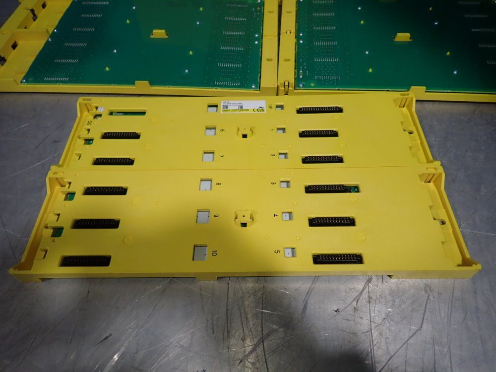 Fanuc Corporation Lot Of 5 Plc Racks - A03b-0819-c004