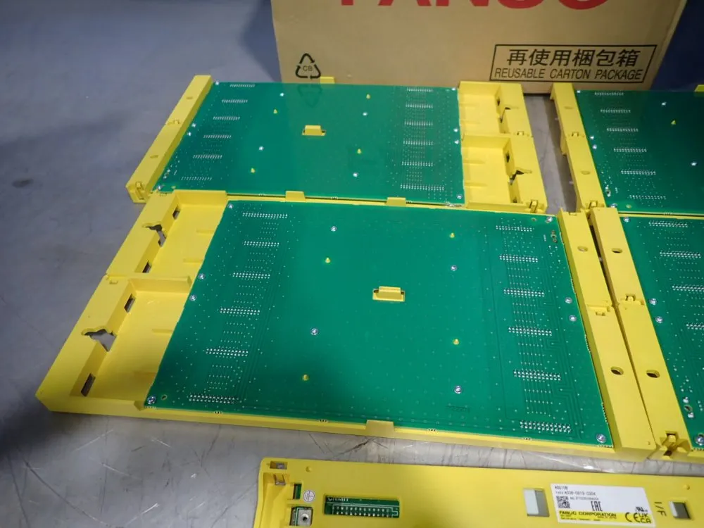 Fanuc Corporation Lot Of 5 Plc Racks - A03b-0819-c004