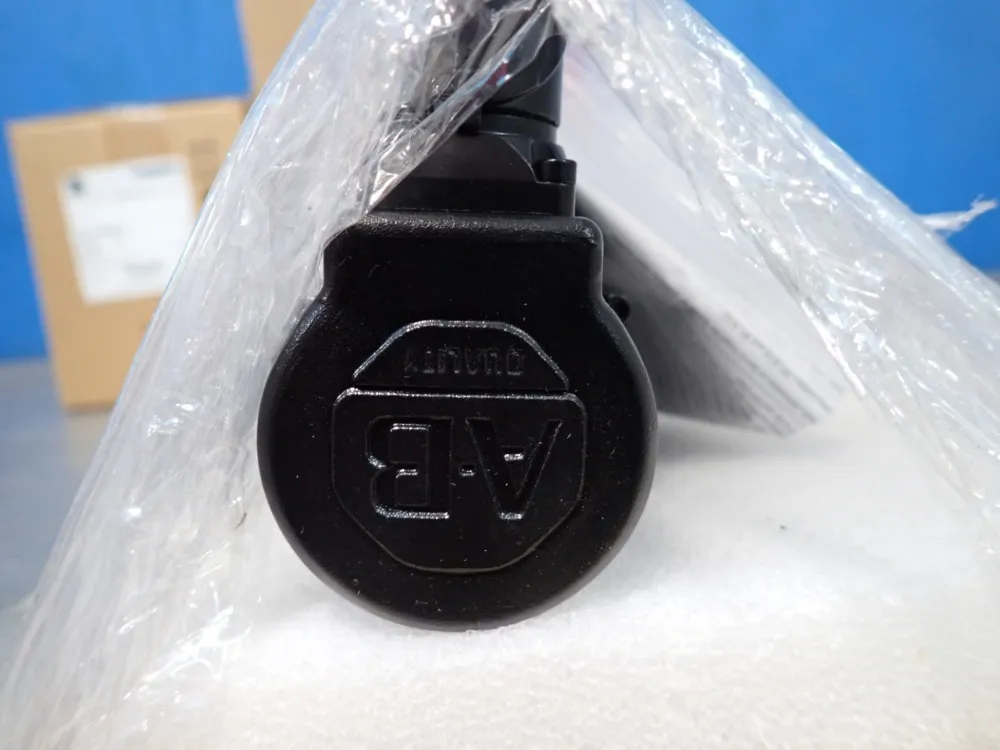 Allen Bradley Low Inertia Servo Motor - Vpl-b0632t-wj14aa