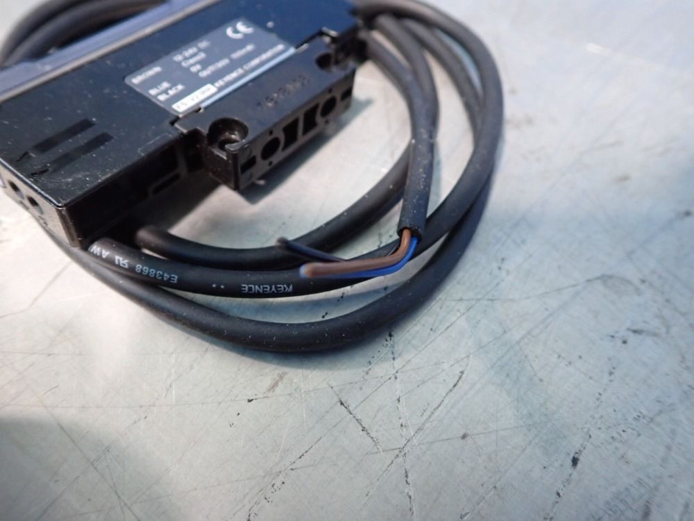 Keyence Photoelectric Sensor - Fs-v21rp