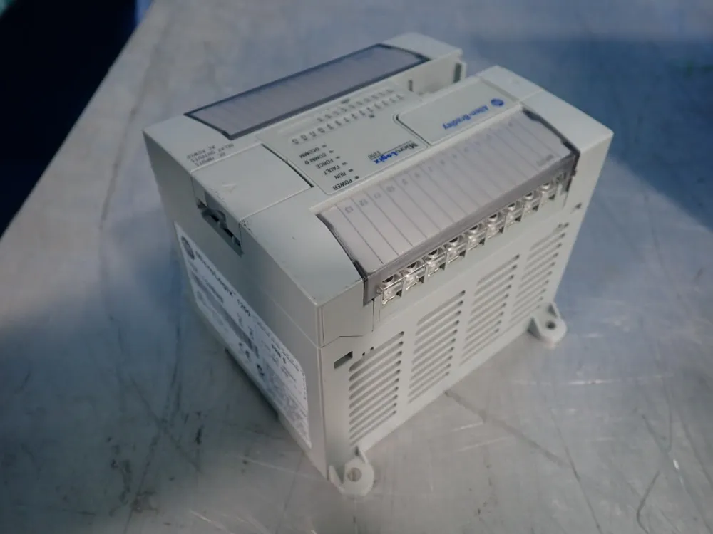 Allen Bradley Control Module - 1762-l24bwa