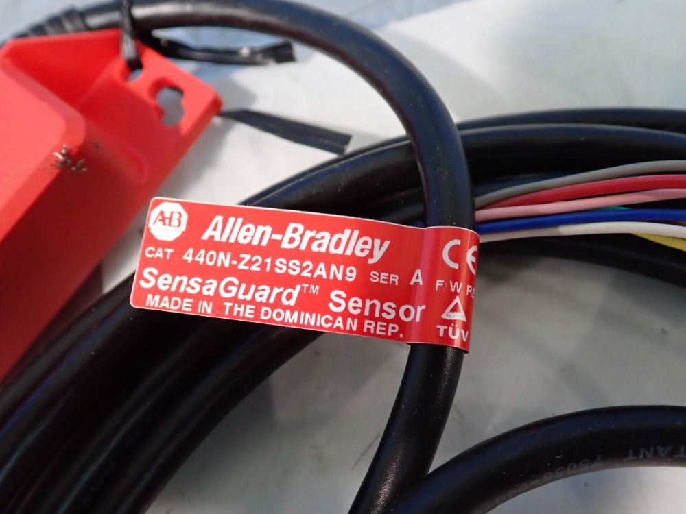 Allen Bradley Lot Of 4 Non Contact Switch - 440n-z21ssan9