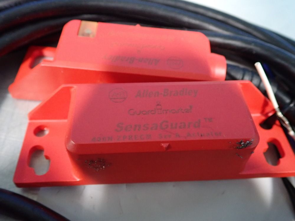 Allen Bradley Lot Of 4 Non Contact Switch - 440n-z21ssan9