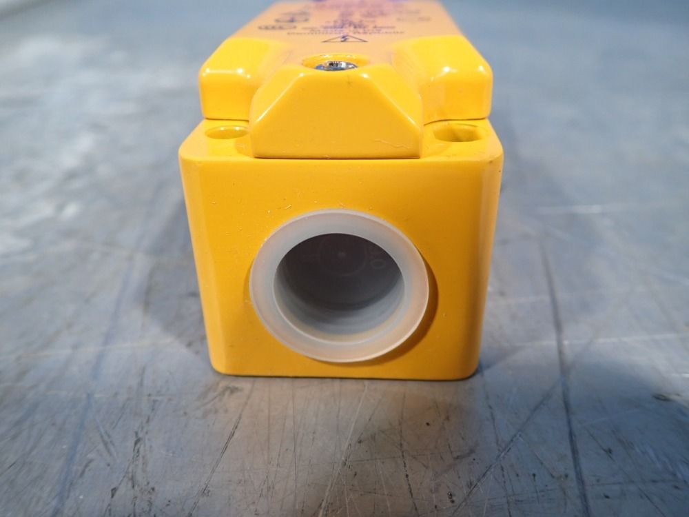 Allen Bradley Safety Pull Switch - 440e-d13120