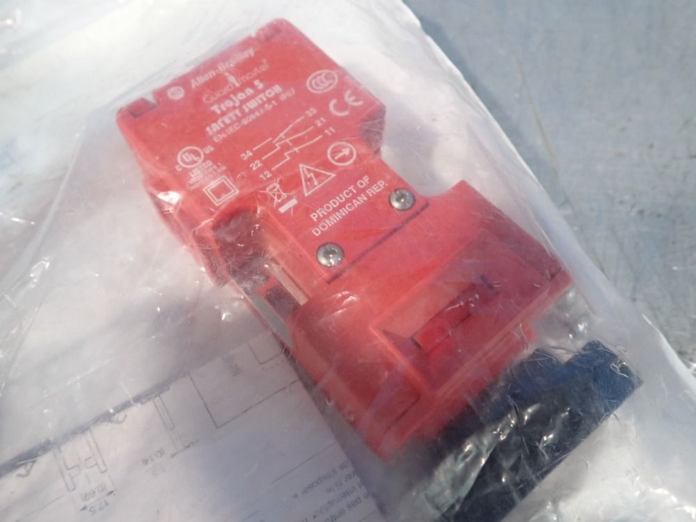 Allen Bradley Safety Interlock Switch - 440k-t11204