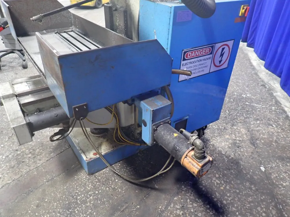 Yeong Chin Machinery Industries 1996 Super Max Ycm - 40 Cnc Vertical Mill - Ycm-40